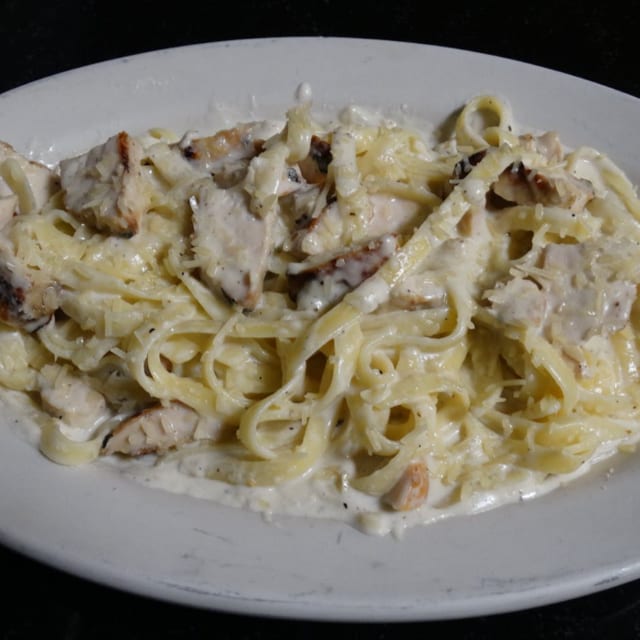 Chicken Alfredo pasta.